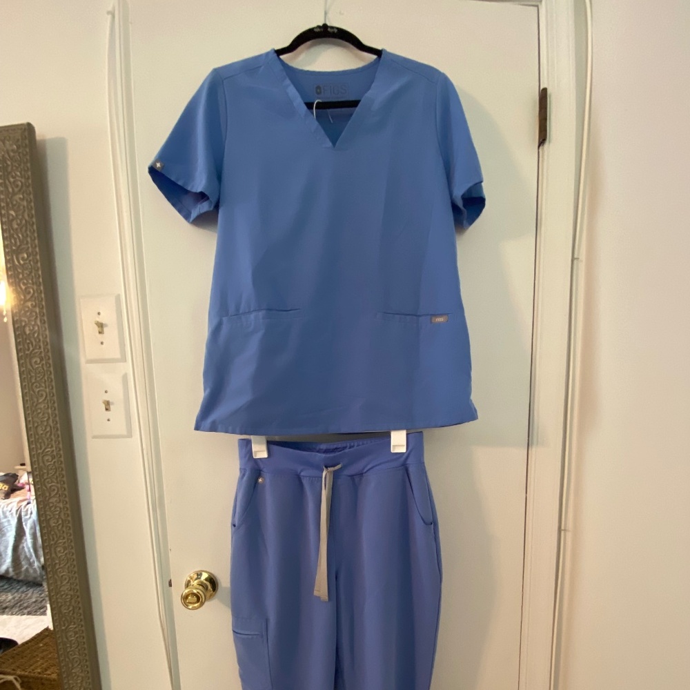 FIGS scrubs